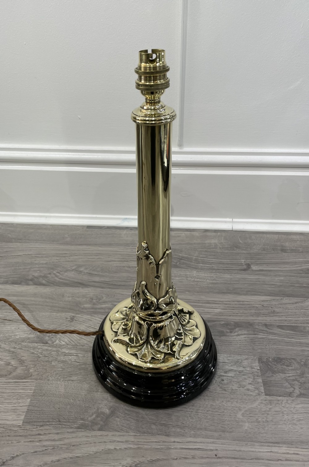 Impressive Victorian Brass Table Lamp