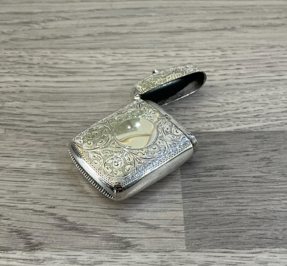 Late Victorian Solid Silver Vesta Case by John Millward Banks, Chester 1900 View III
