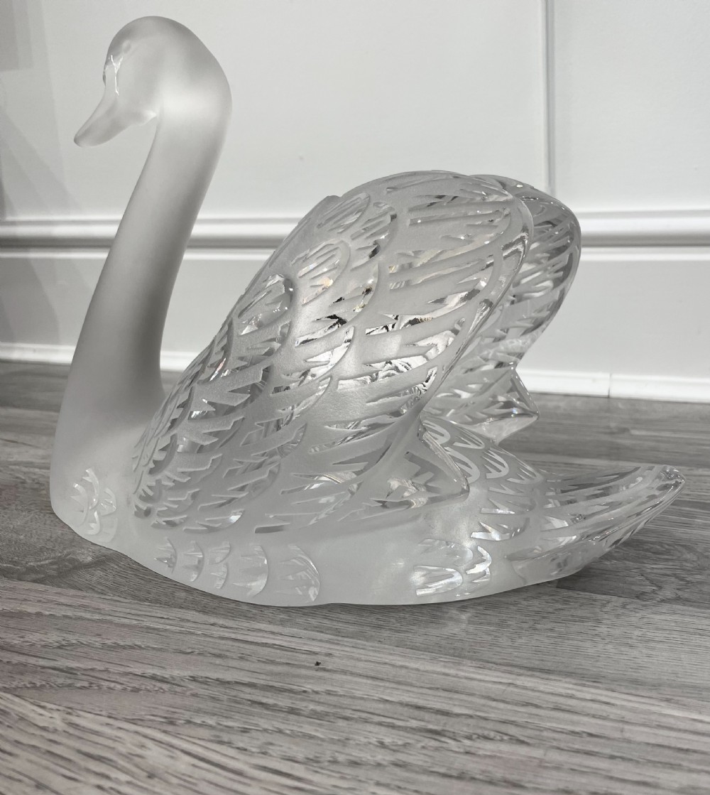 Stunning Lalique Swan Centrepiece  View VI