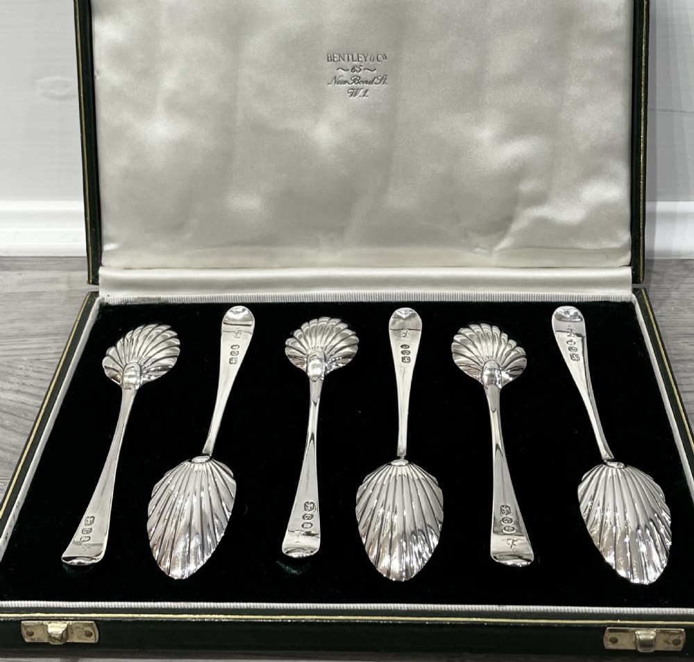 Set of Six George III Silver Shell Bowl Teaspoons, 1802 View II
