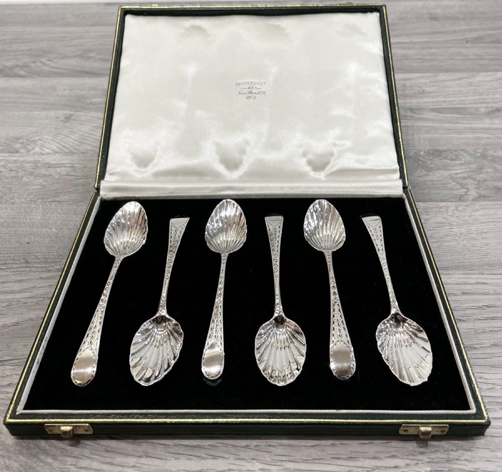 Set of Six George III Silver Shell Bowl Teaspoons, 1802 View III