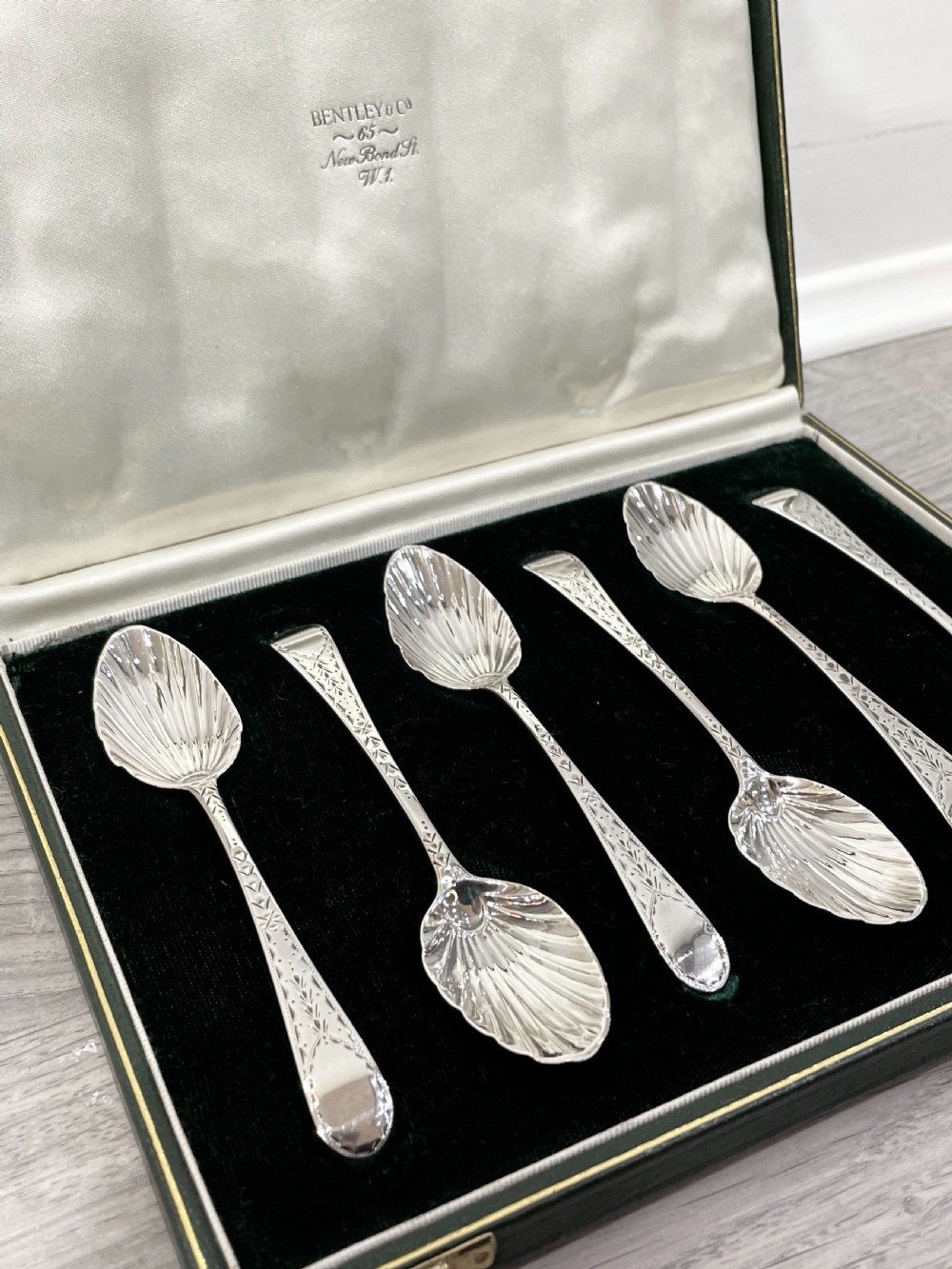Set of Six George III Silver Shell Bowl Teaspoons, 1802 View IV