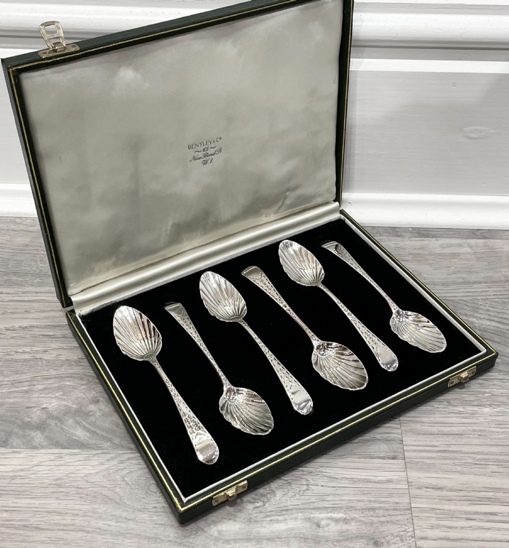 Set of Six George III Silver Shell Bowl Teaspoons, 1802 View V