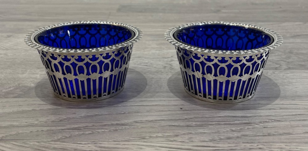 Pair of Victorian Solid Silver Dishes, 1899 View V
