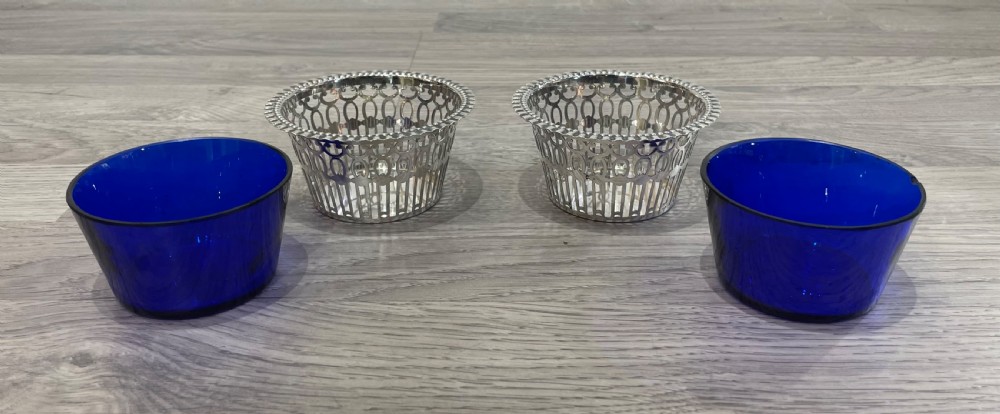 Pair of Victorian Solid Silver Dishes, 1899 View VI