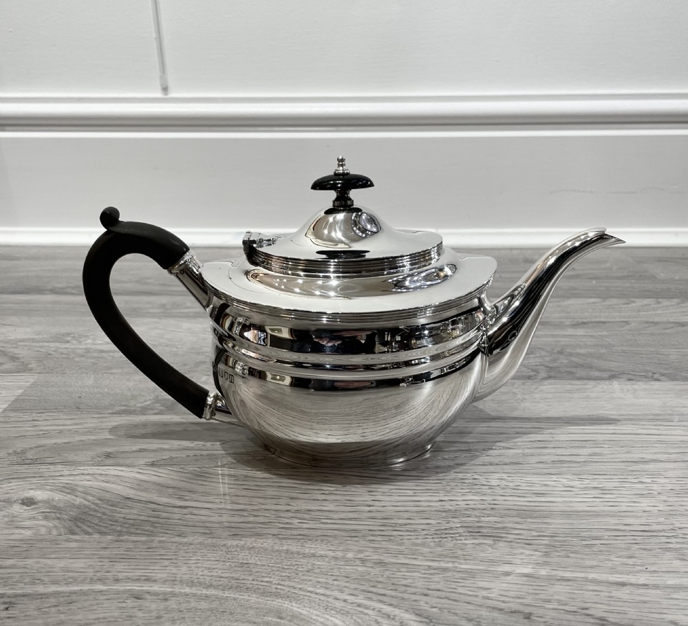 Quality George V Solid Silver Tea Set, 1915 View XII
