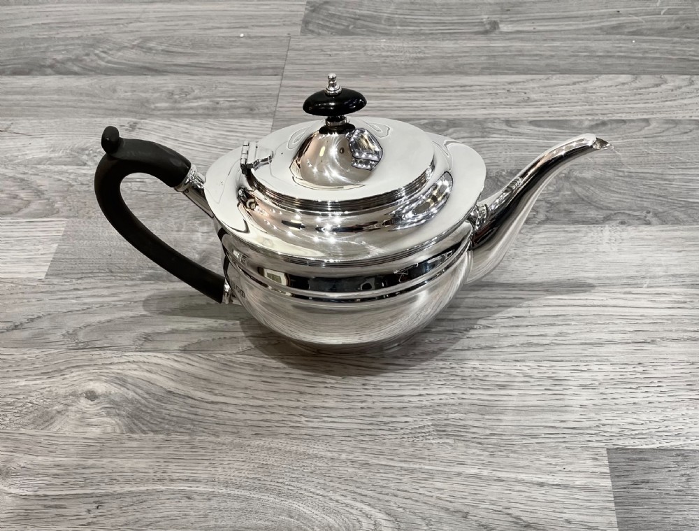 Quality George V Solid Silver Tea Set, 1915 View XIII
