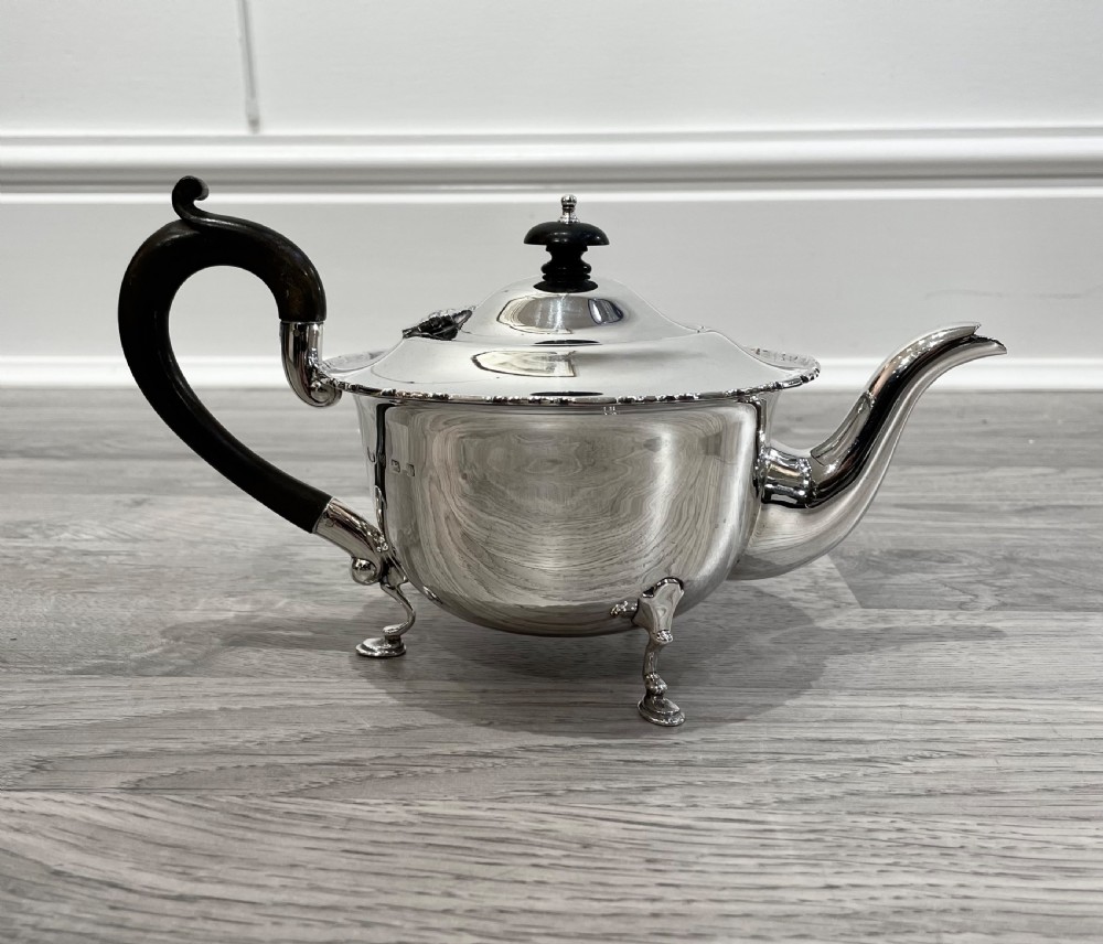 George V Silver Tea Pot by Mappin & Webb