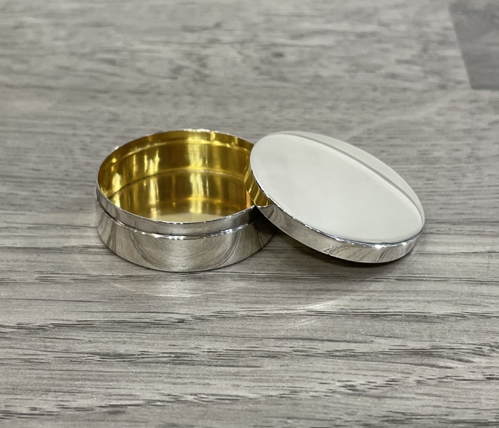 George V Solid Silver Pill Box, 1922 (1 of 2) View II