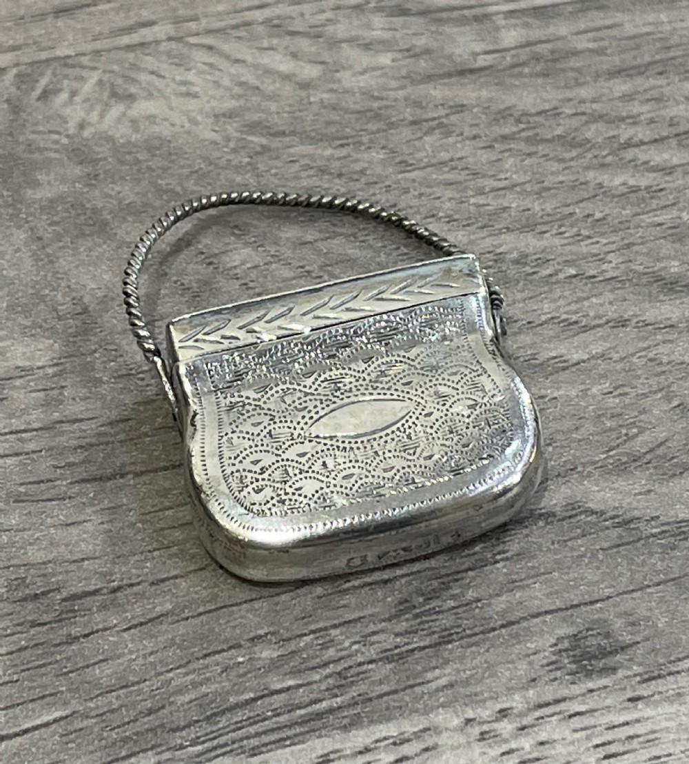 William IV Silver Vinaigrette in the form of a purse  View II