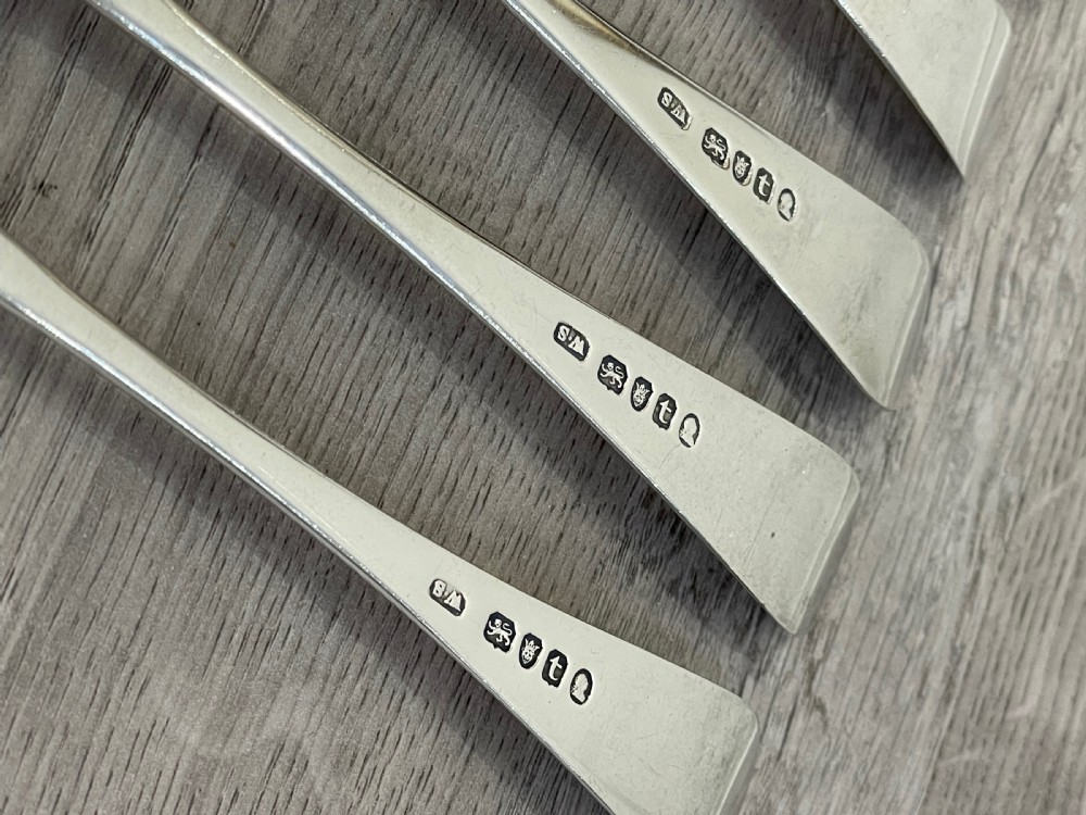 Good Set of Six George III Dinner Forks, 1792 - 1794 View IV