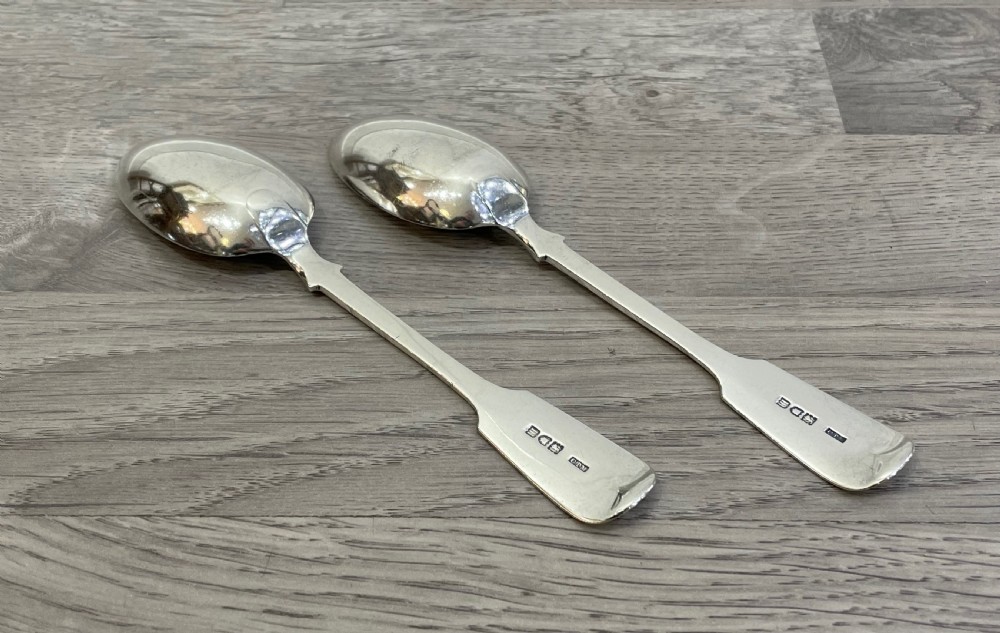 Pair of Edwardian Bright Cut Solid Silver Spoons, 1907 View III