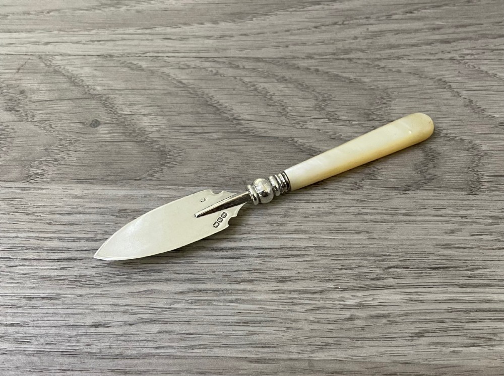 Pretty Victorian Silver and Mother of Pearl Knife, 1894 View III