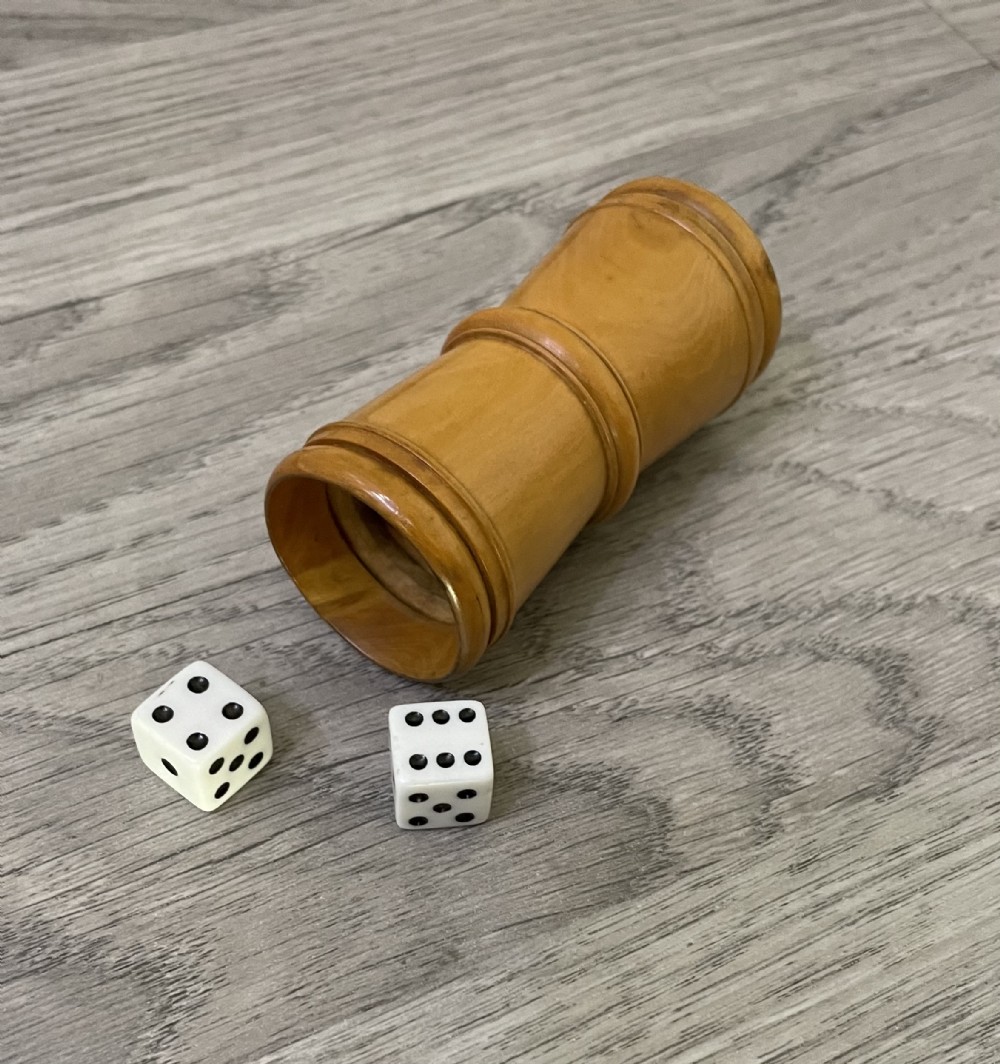 Boxwood Dice Shaker