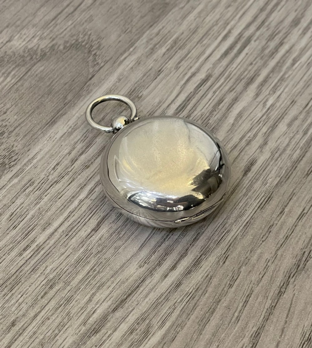 Heavy Edwardian Solid Silver Sovereign Case by George Unite View II
