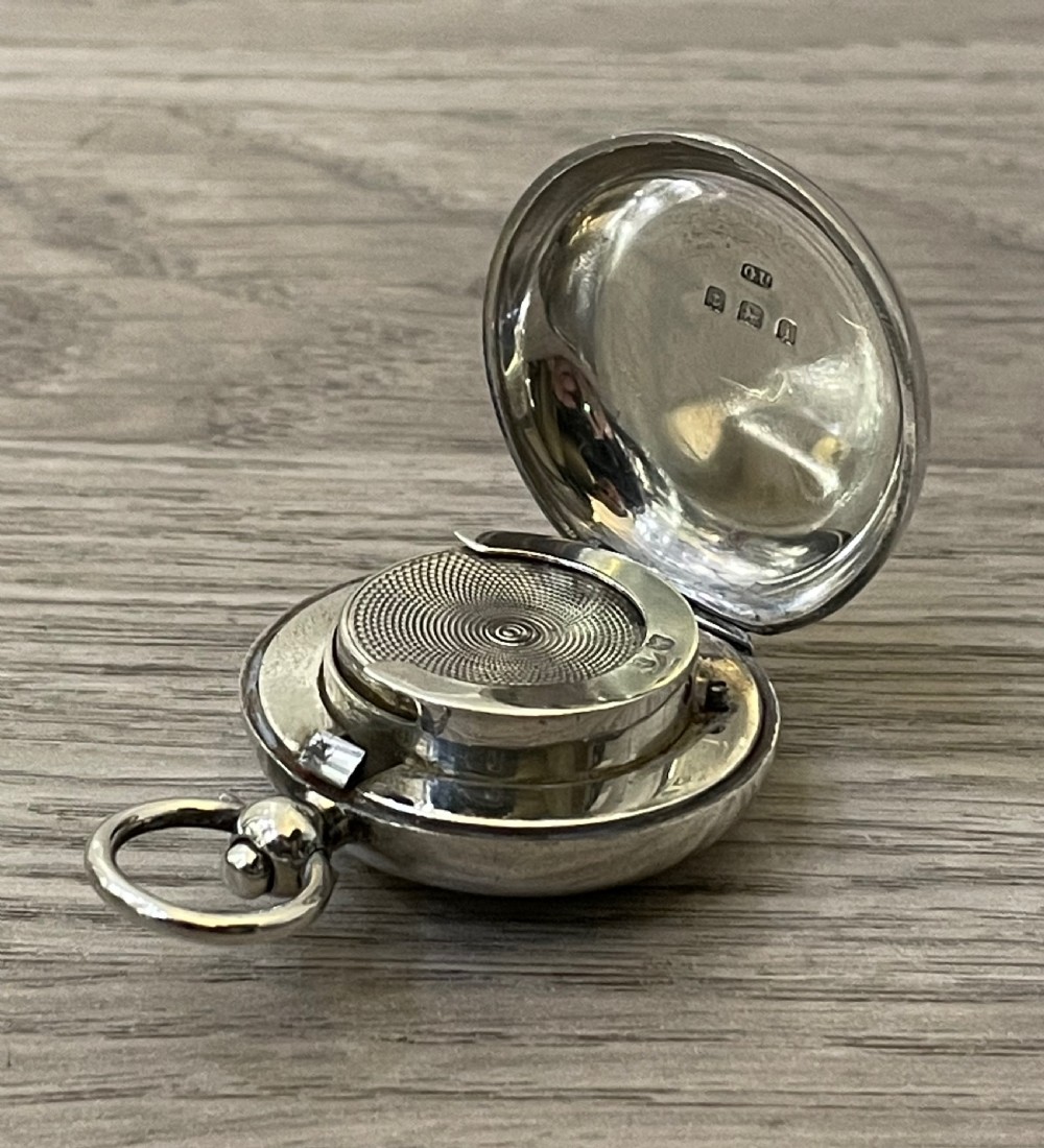 Heavy Edwardian Solid Silver Sovereign Case by George Unite View V