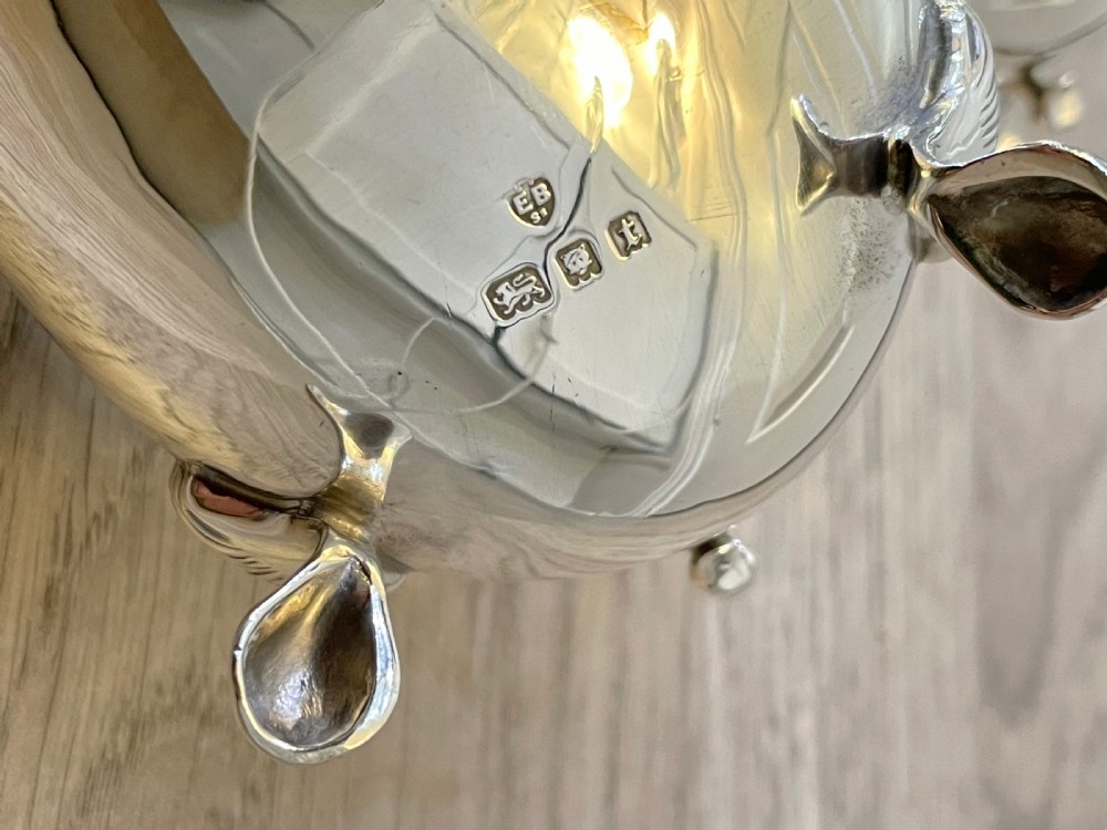 Good Pair of George V Solid Silver Sauce Boats View VIII
