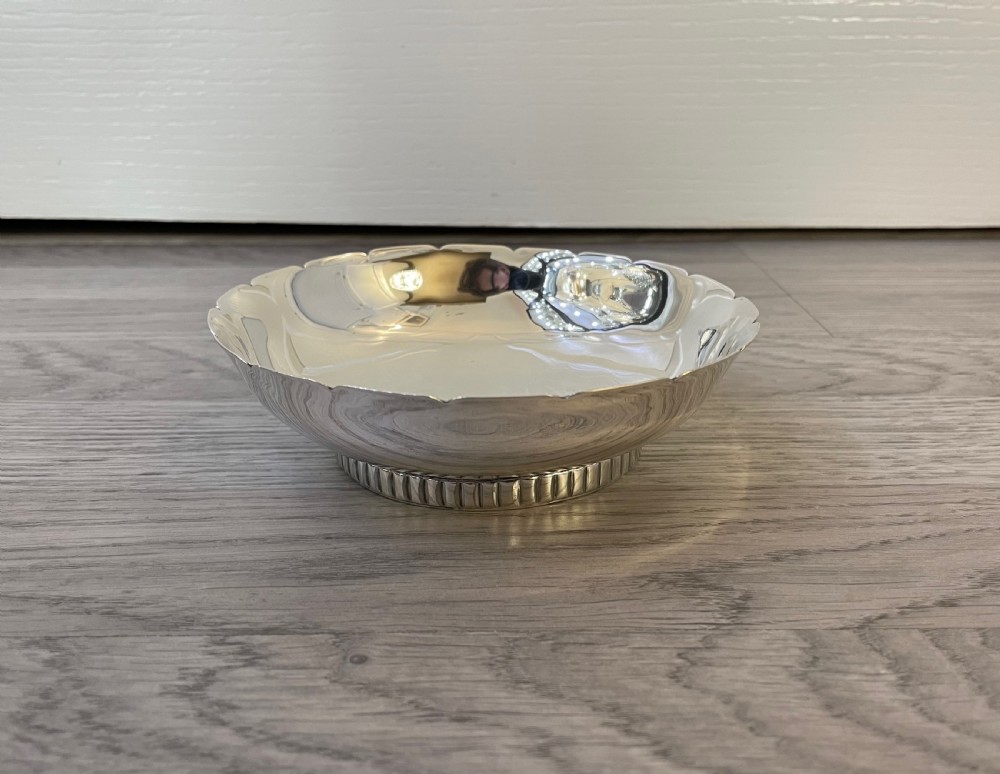 Solid Silver Shallow Bowl Dish, Chester 1951 View II