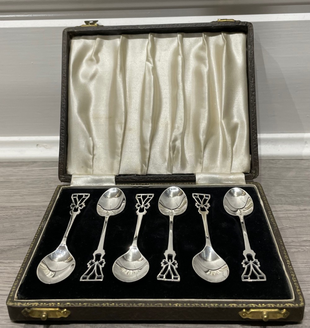 Pretty Set of Six Solid Silver Teaspoons by Lanson Ltd