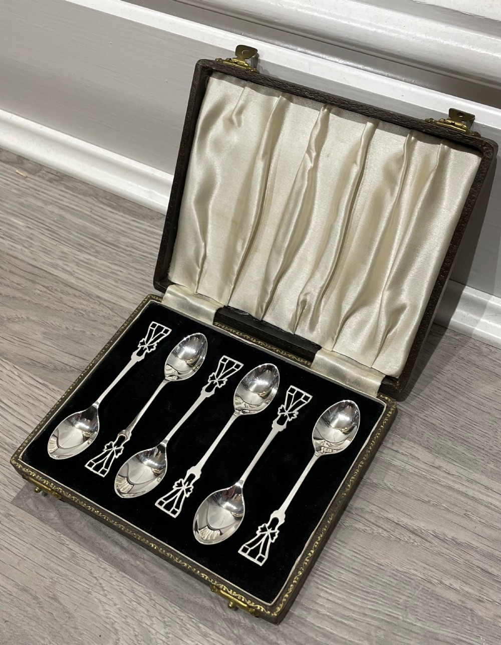 Pretty Set of Six Solid Silver Teaspoons by Lanson Ltd View V