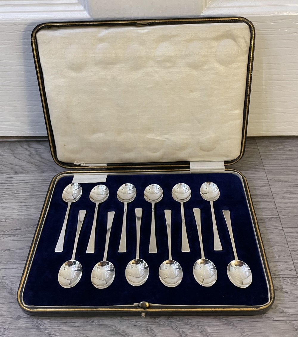Set of 12 Art Deco Solid Silver Spoons View II
