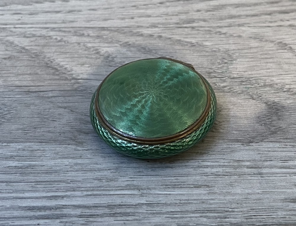 Quality Guilloche Enamel Powder Compact