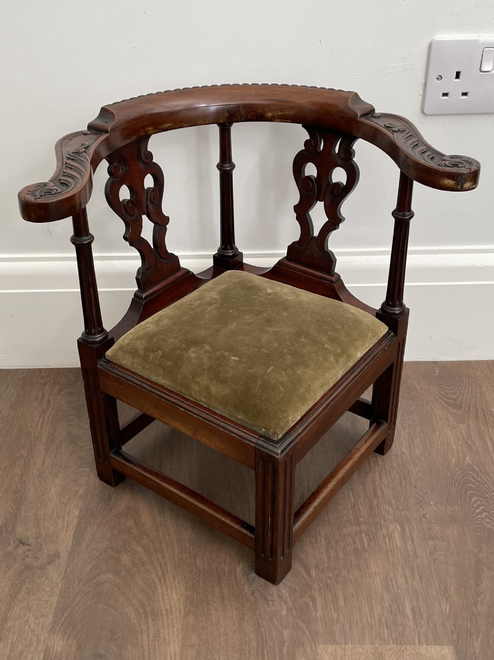 Early 20th Century Chippendale Style Child’s Chair 