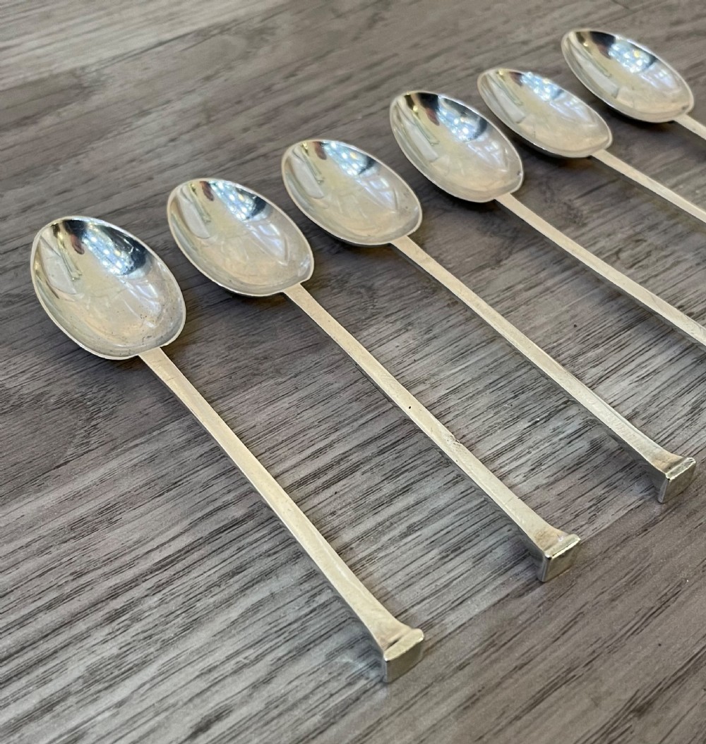 Set of Six Seal End Solid Silver Teaspoons, 1946 View II