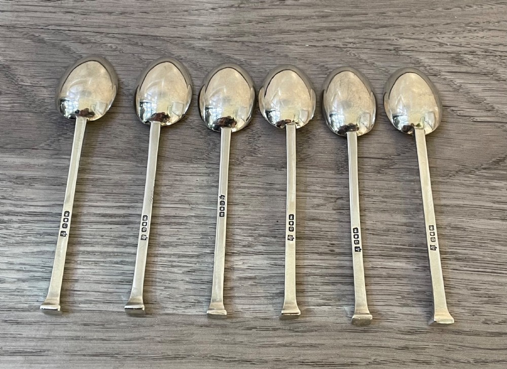 Set of Six Seal End Solid Silver Teaspoons, 1946 View III