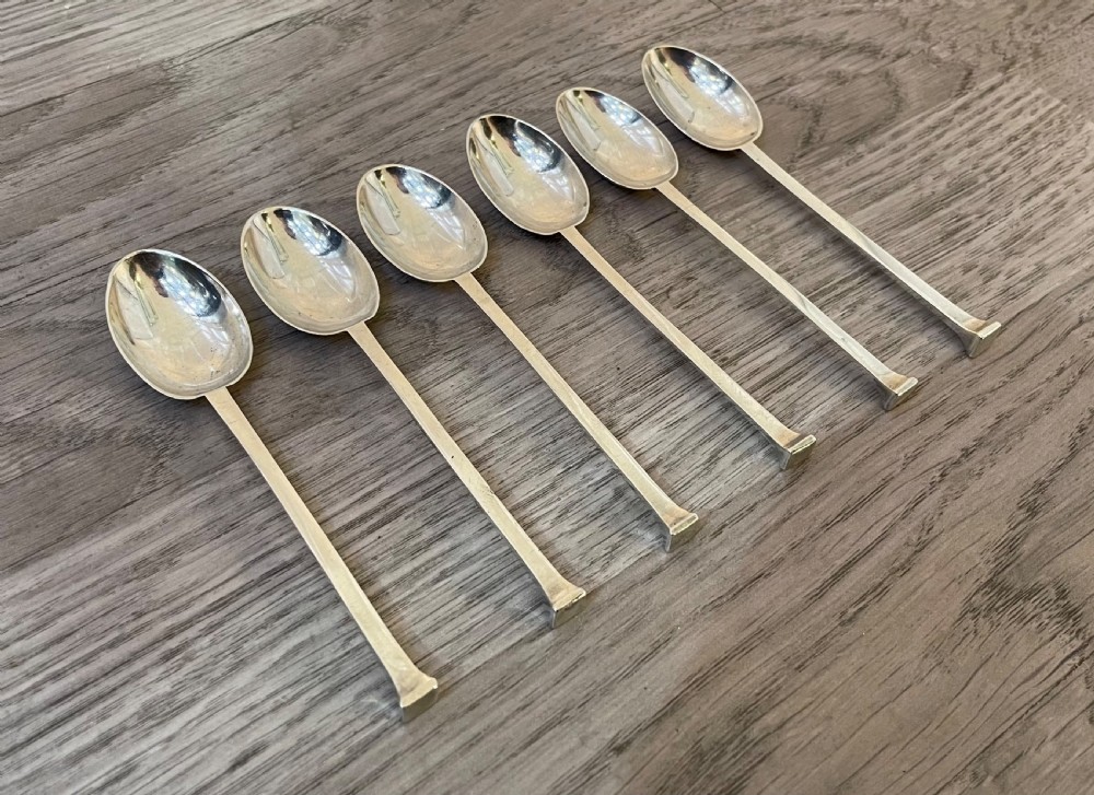 Set of Six Seal End Solid Silver Teaspoons, 1946 View IV