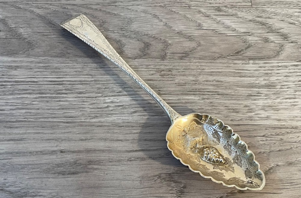 Pretty George III Silver Berry Spoon, Exeter 1816 View III