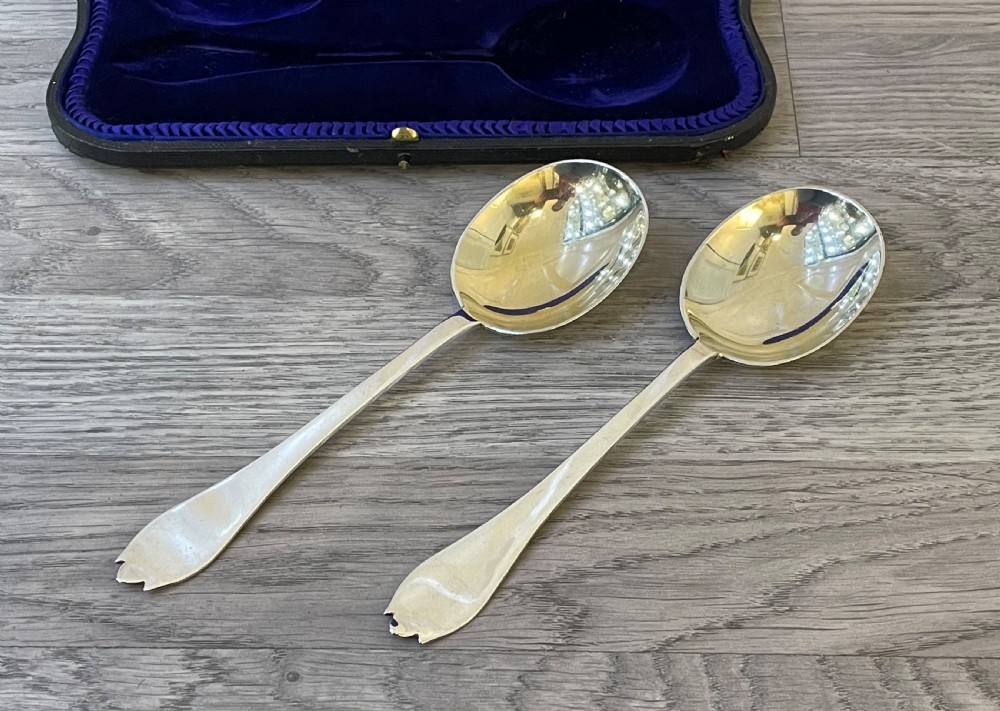 Good Pair of Edwardian Silver Serving Spoons, 1905 View VII