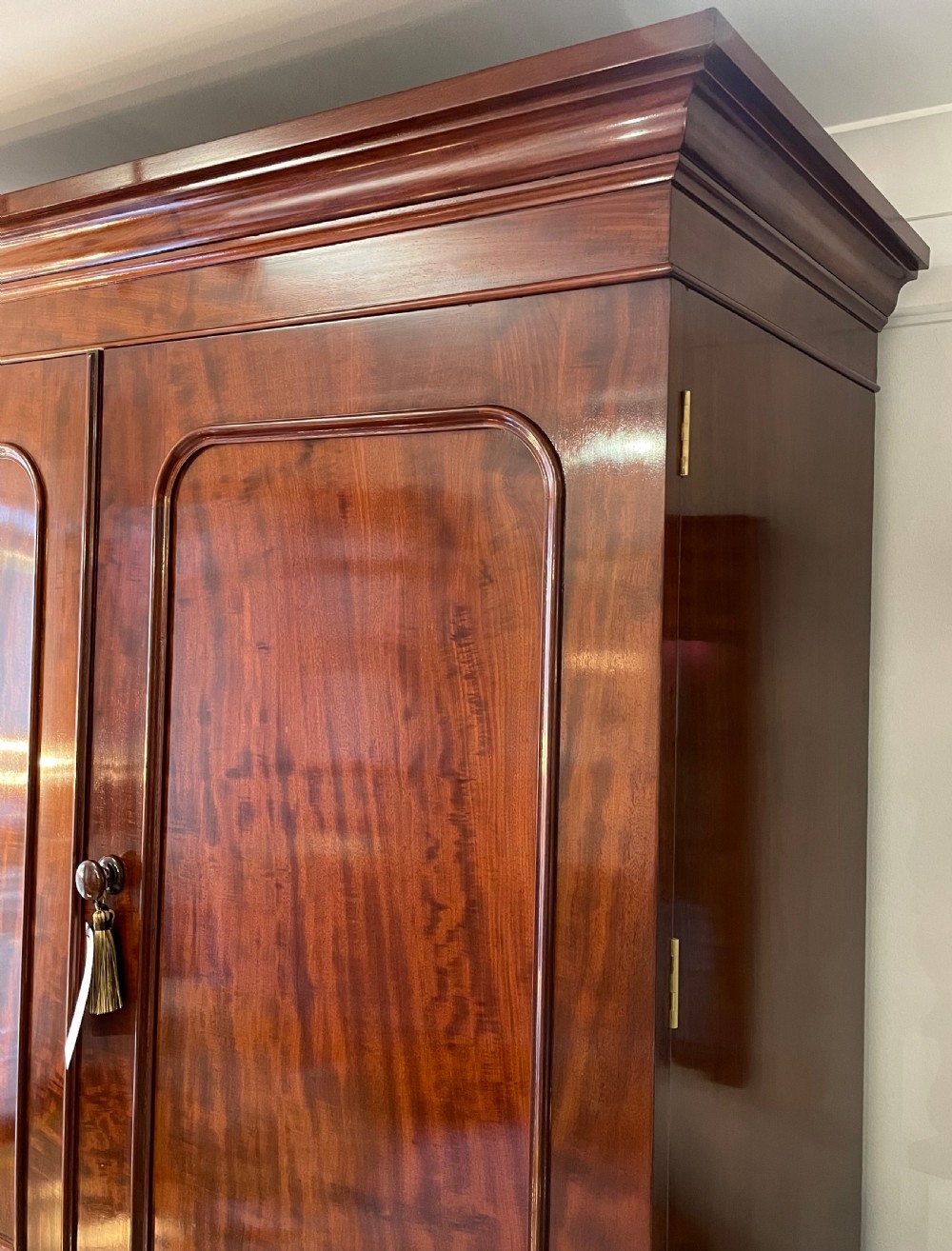 Superb Victorian Heal & Sons Mahogany Linen Press View V