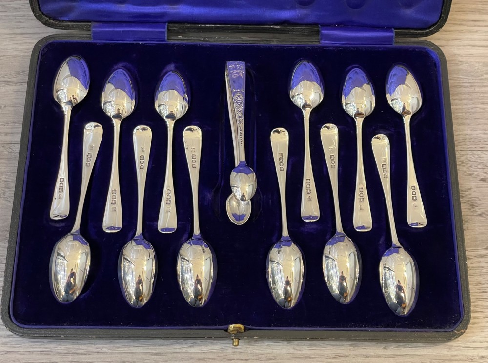 Good Set of 12 George V Solid Silver Teaspoons and Sugar Tongs View III