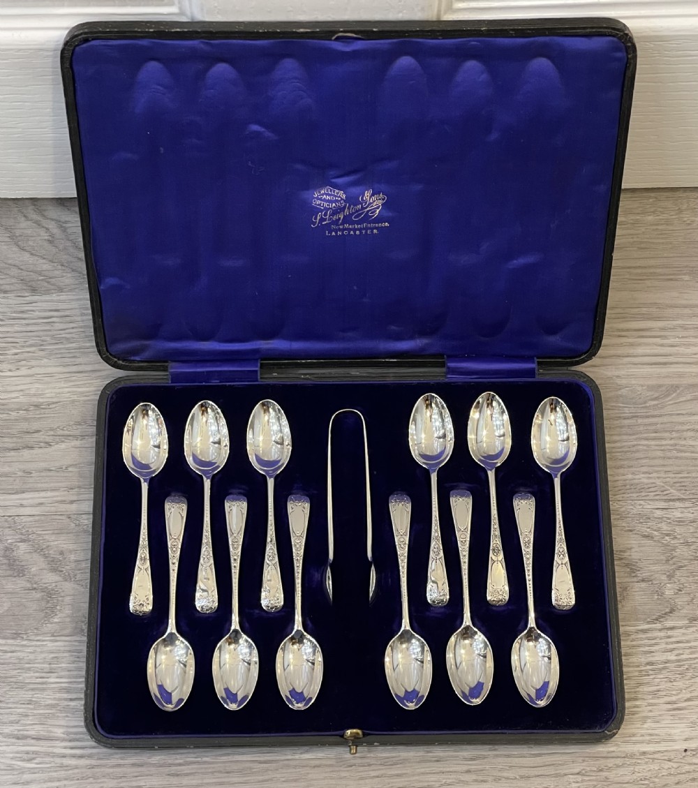 Good Set of 12 George V Solid Silver Teaspoons and Sugar Tongs View VI