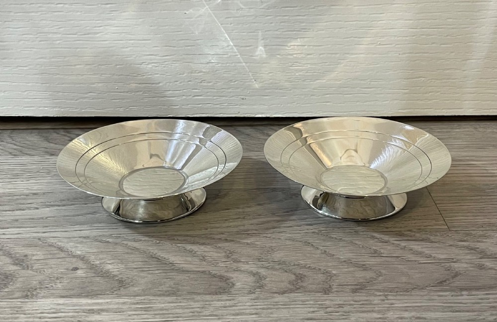 Pair Art Deco Silver Jubilee Bon Bon Dishes Comports, hallmarked Sheffield 1935 View III
