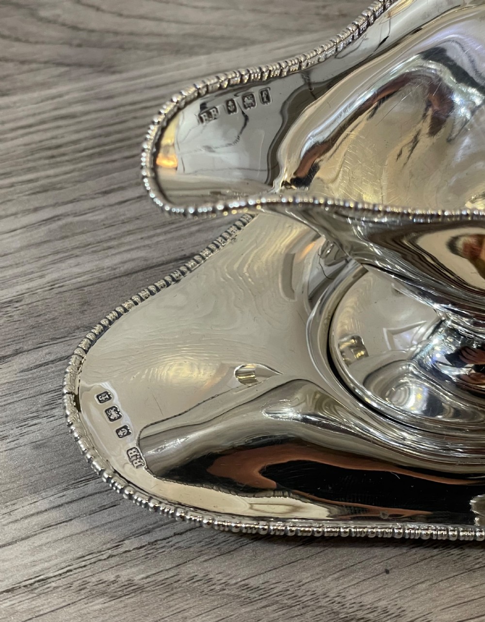 Edwardian Solid Silver Sauce Boat on Stand, 1905 View III