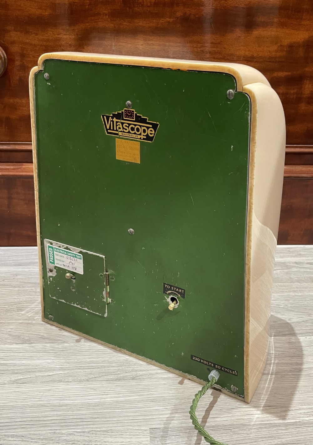 Art Deco Clock by Vitascope View III