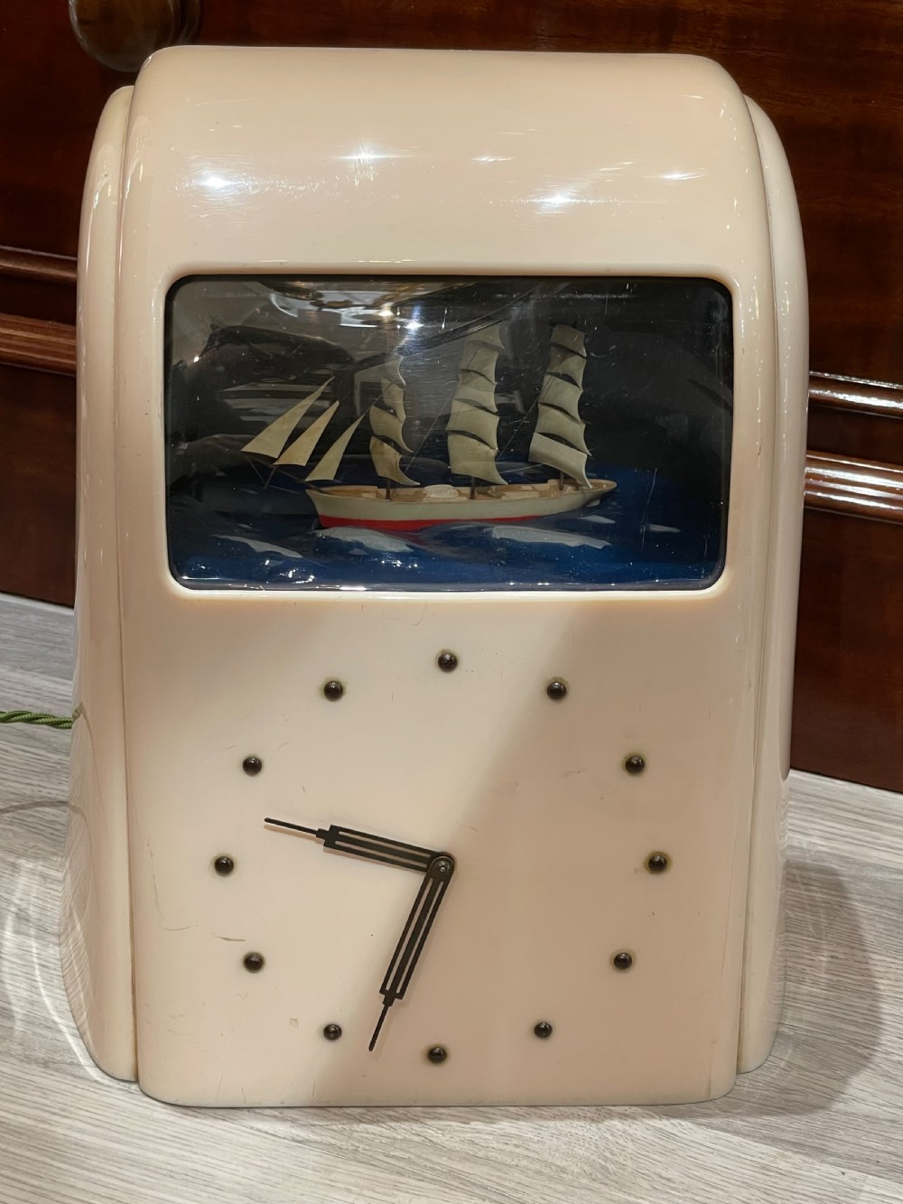 Art Deco Clock by Vitascope View V