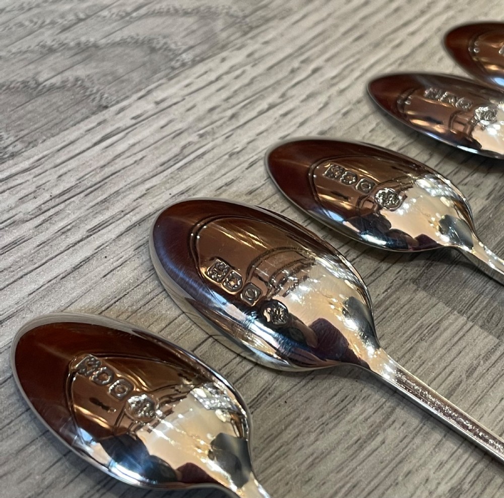 Six Edwardian Solid Silver Onslow Pattern Tea Spoons & Tonge View V