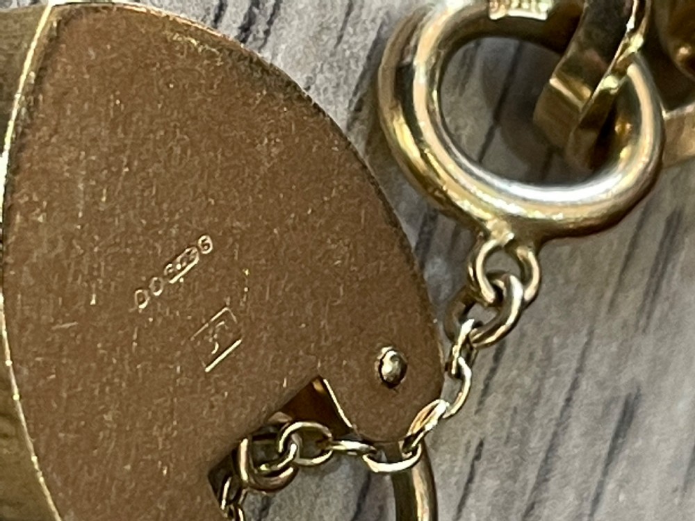 Quality 9ct Gold Curb Link Bracelet View V