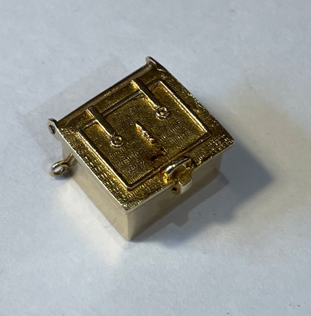9ct Gold Charm Pendant Safe 