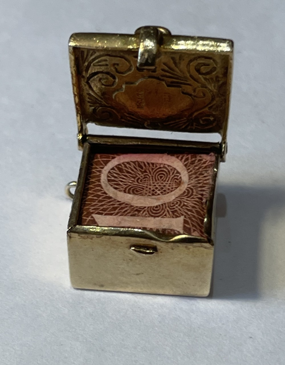 9ct Gold Charm Pendant Safe  View IV