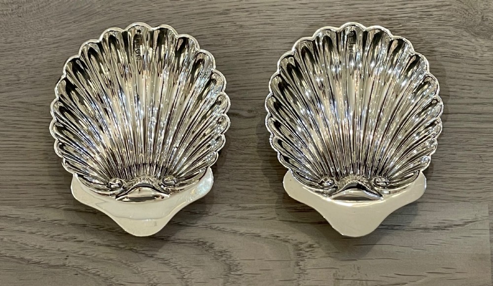 Pair of George V Solid Silver Scallop Shell Butter Bon Bon Dishes