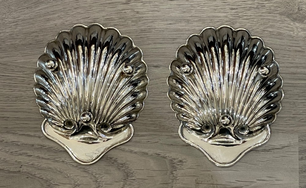 Pair of George V Solid Silver Scallop Shell Butter Bon Bon Dishes View VI