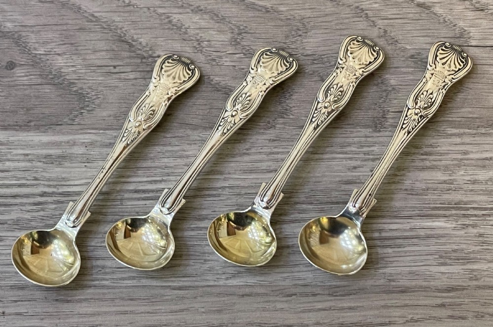 Set of Four Victorian Kings Patter Silver Salt Spoons by Elkington