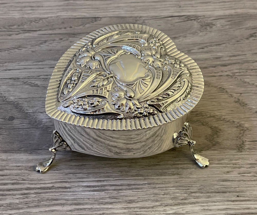 Edwardian Silver Heart Shaped Jewellery Box