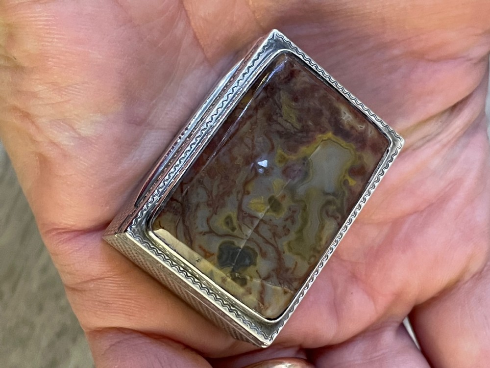 George V Solid Solid Agate Set Snuff Box View V