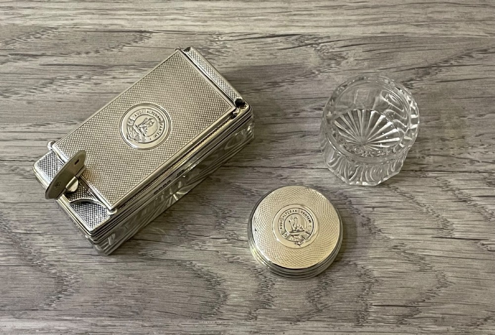 Rare Early Victorian Solid Silver Travelling Inkwell & Nib Box, 1862 View IV