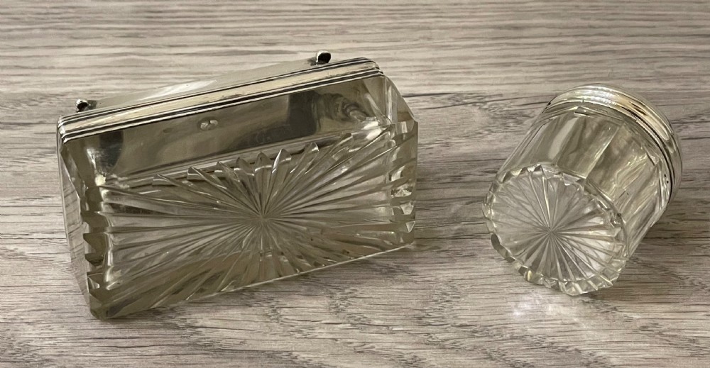 Rare Early Victorian Solid Silver Travelling Inkwell & Nib Box, 1862 View XII